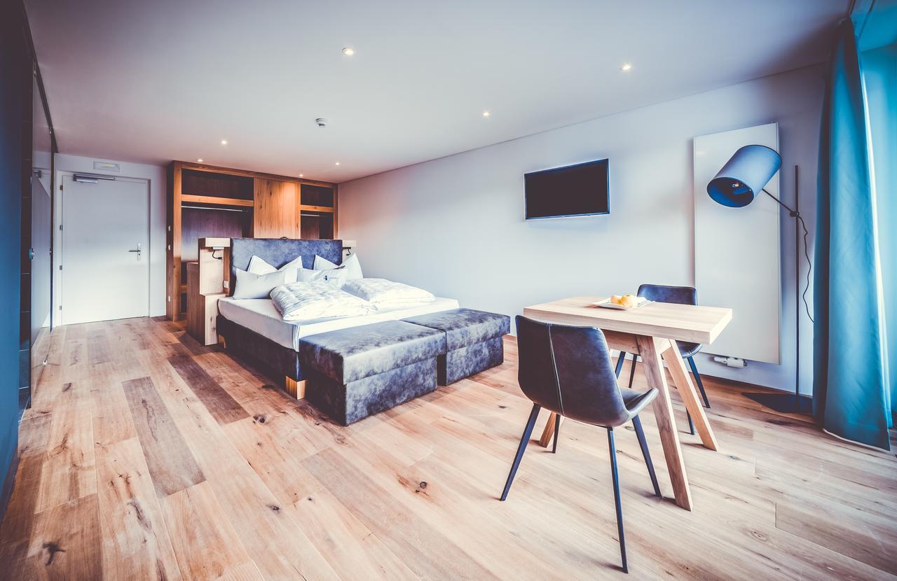 Spaces Hotel Сан-Виджилио-ди-Мареббе Экстерьер фото