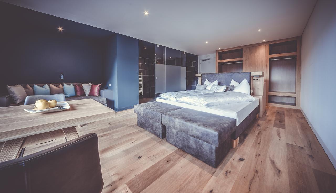 Spaces Hotel Сан-Виджилио-ди-Мареббе Экстерьер фото