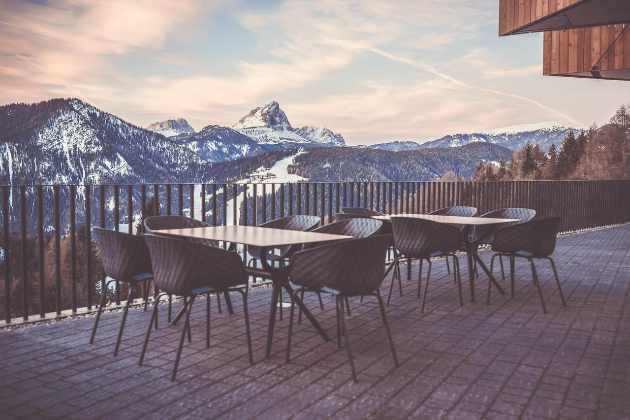 Spaces Hotel Сан-Виджилио-ди-Мареббе Экстерьер фото