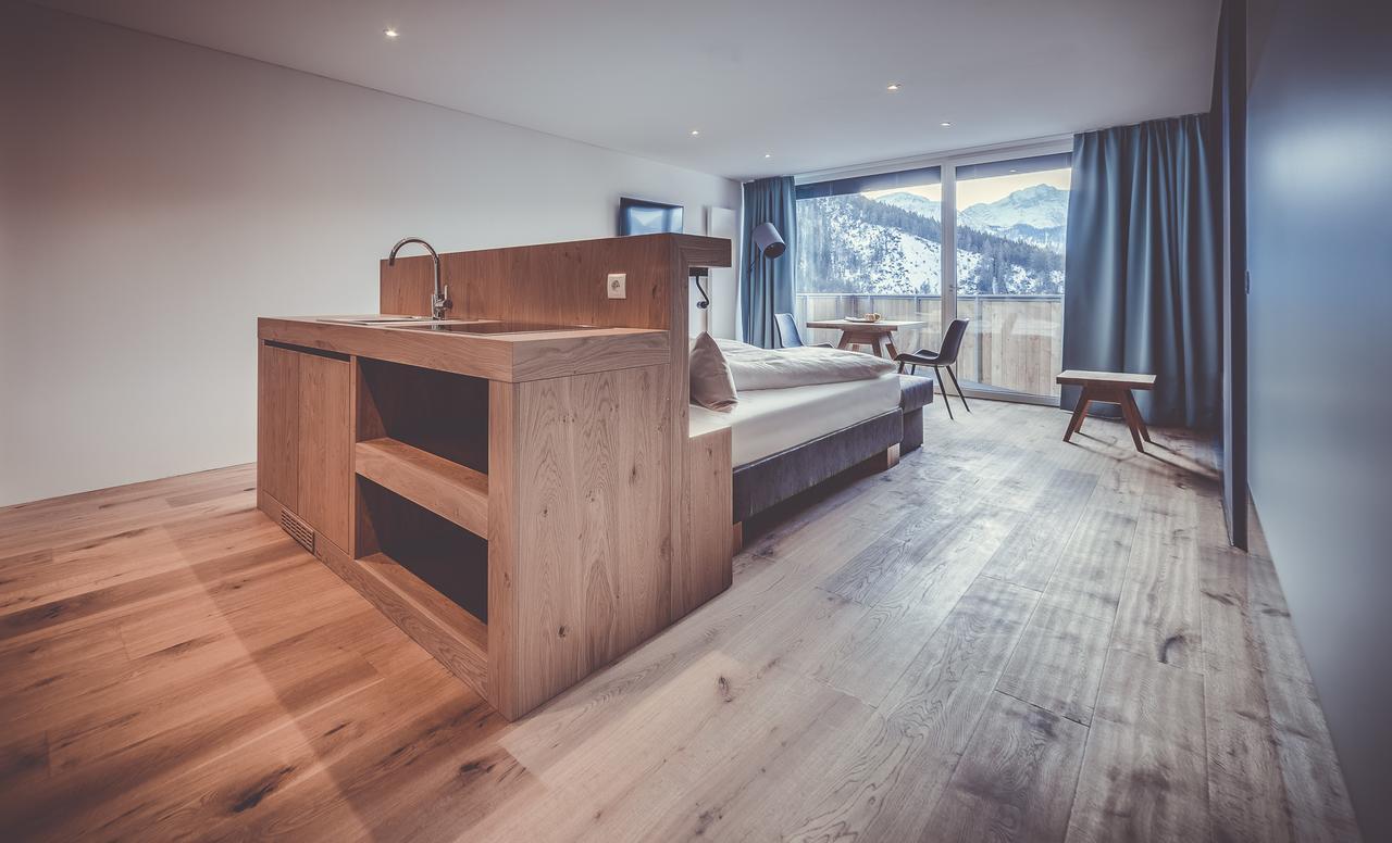 Spaces Hotel Сан-Виджилио-ди-Мареббе Экстерьер фото