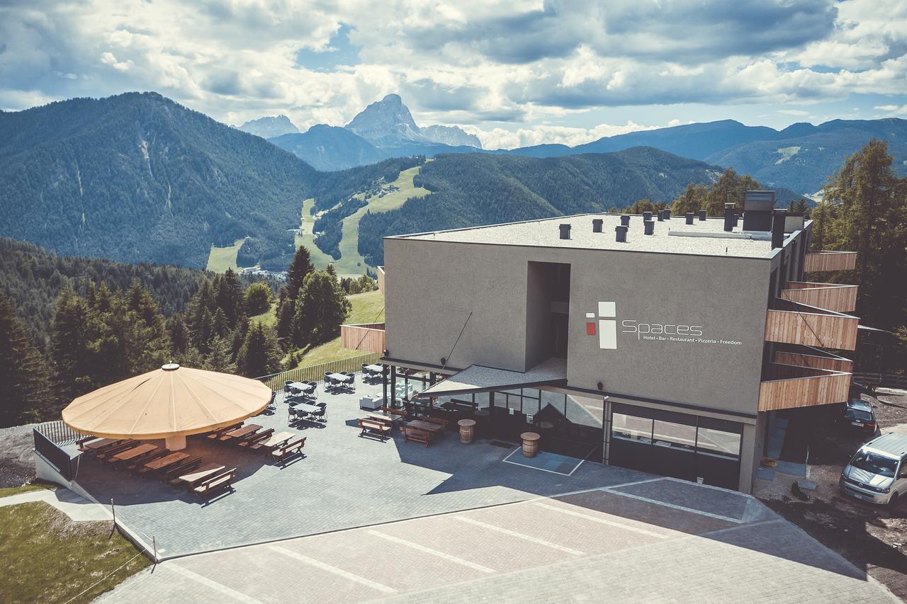 Spaces Hotel Сан-Виджилио-ди-Мареббе Экстерьер фото
