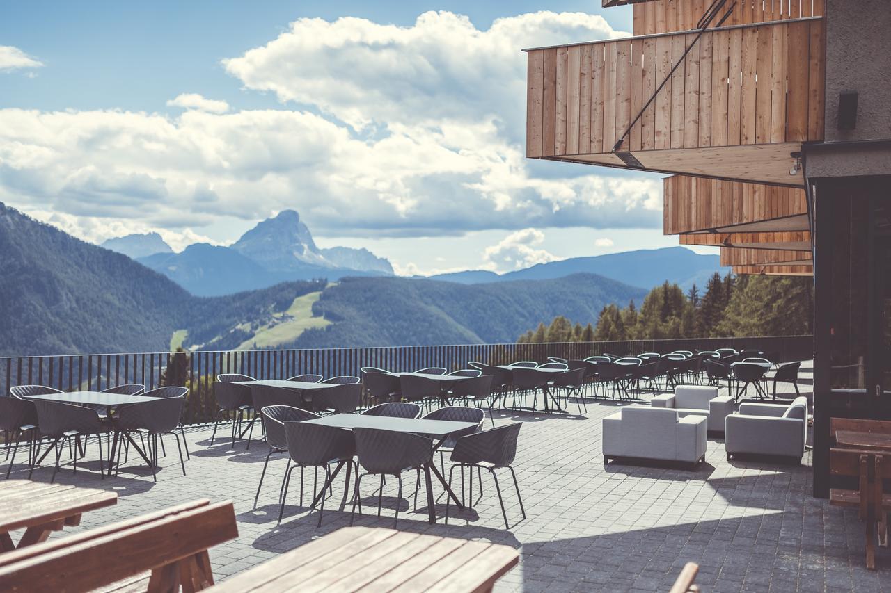 Spaces Hotel Сан-Виджилио-ди-Мареббе Экстерьер фото